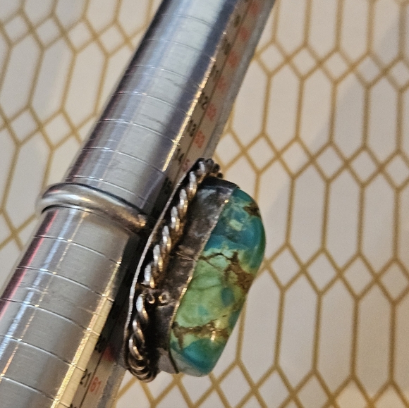 Vintage Navajo Turquoise Sterling Silver Ring - Picture 6 of 6